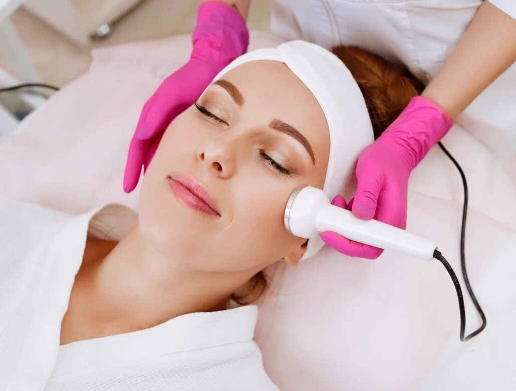Say Goodbye to Sagging Skin with Laser Tightening