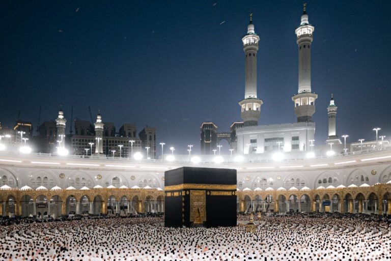 u4035-All-Inclusive-Umrah-Packages-with-Flights-Visa-Tickets-Hotels-Transport-and-Ziyarat