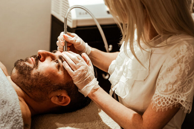 u3805-How-Does-Hydrafacial-Support-Mens-Skin-Renewal