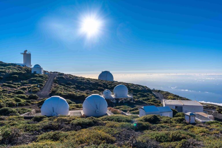 observatories-of-the-roque-de-los-muchachos-in-the-2026-01-06-10-15-47-utc-1