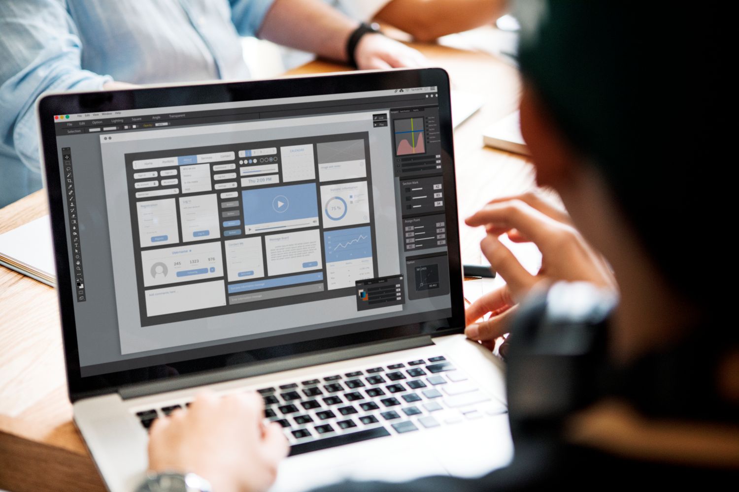 team-working-on-a-project-2026-01-07-23-20-25-utc