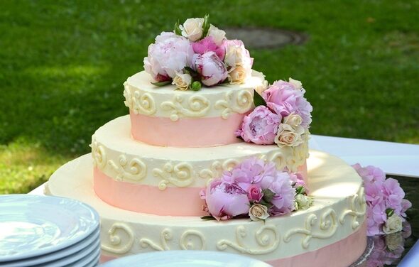 wedding-cake-639516_1280-2-1