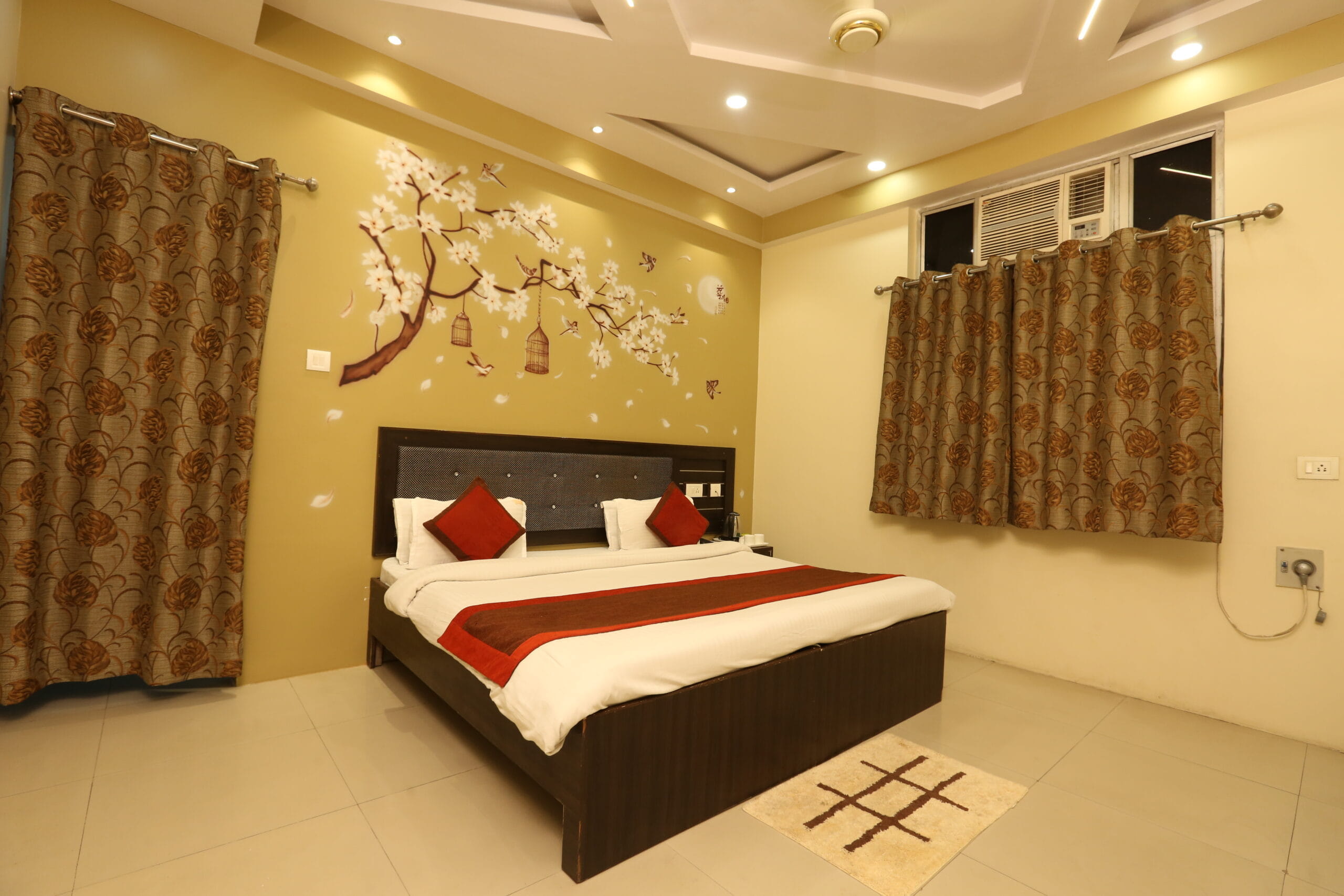 Excuitive-Room-220-3-scaled-1-1-1