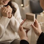 Jewelry-gift-exchange-moment
